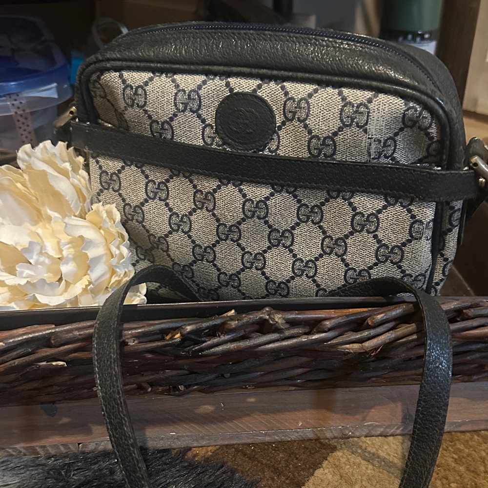 Gucci Black and Cream Crossbody Bag